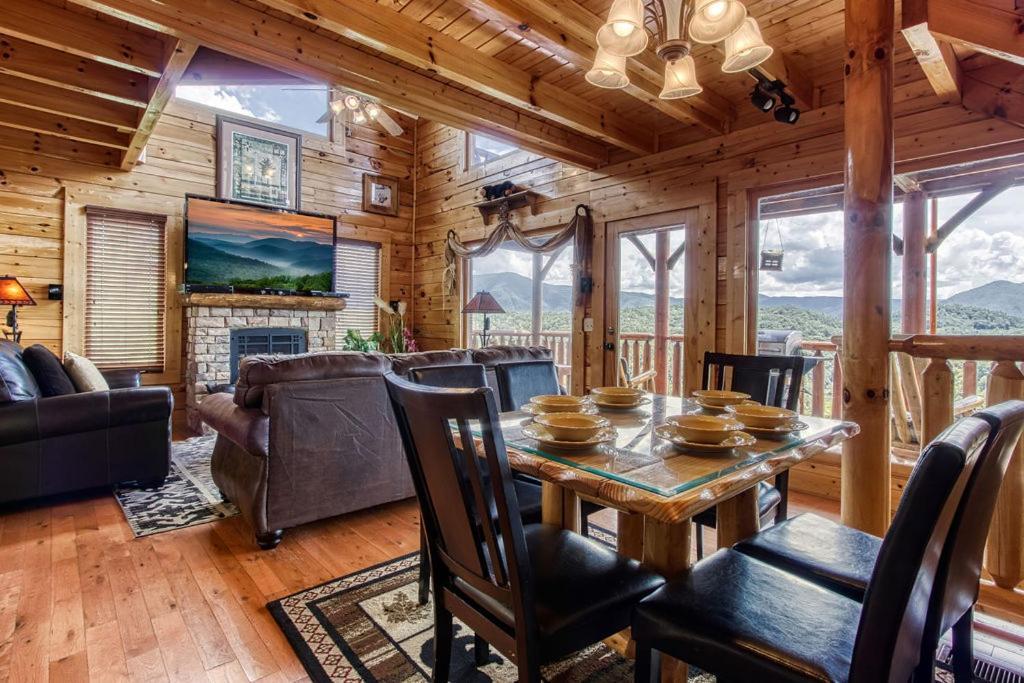 فيلا Endless View- Amazing Panoramic Mountain Views, Pool Access, Free Area Attraction Tickets سيفيرفيل المظهر الخارجي الصورة