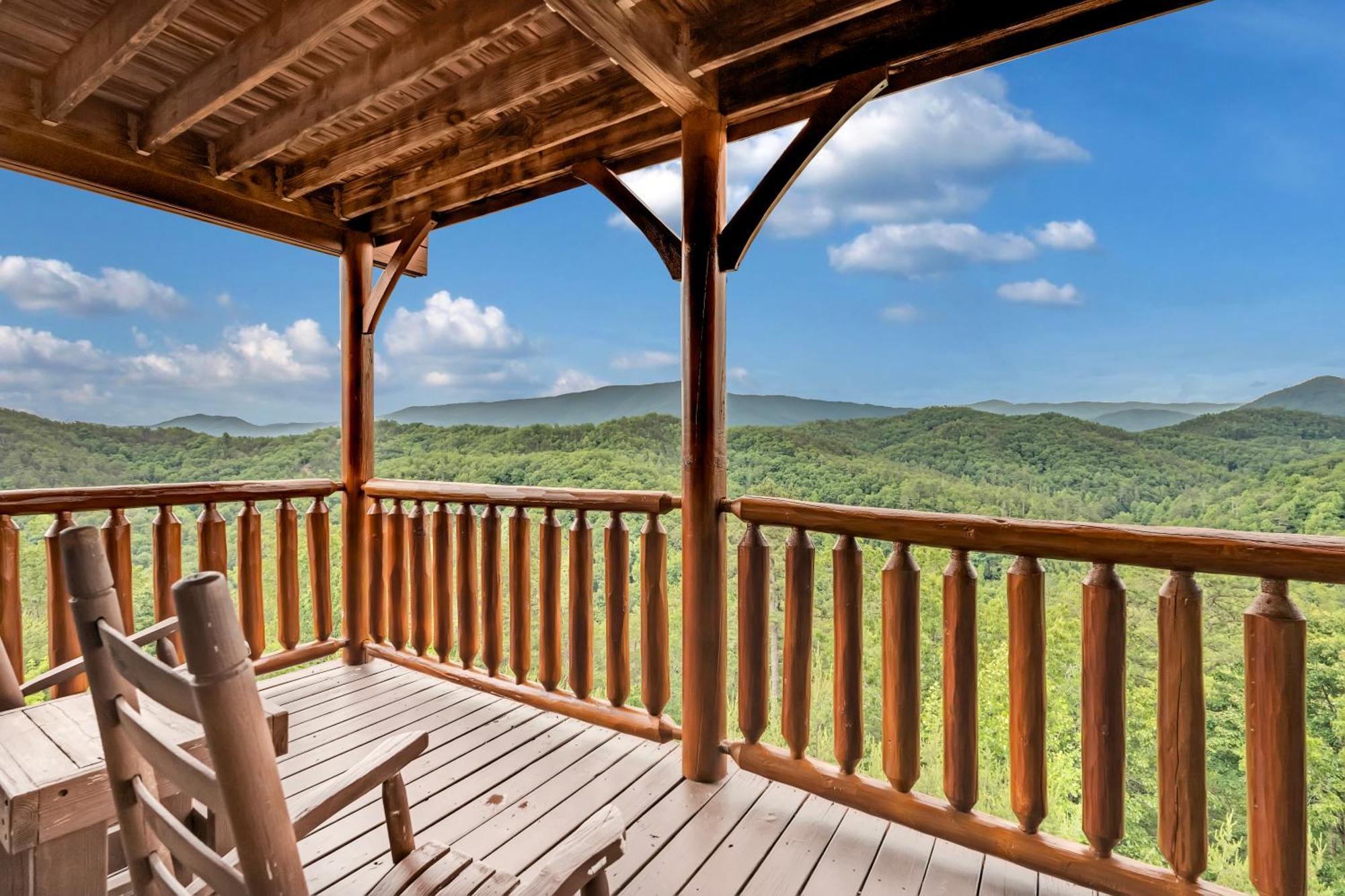 فيلا Endless View- Amazing Panoramic Mountain Views, Pool Access, Free Area Attraction Tickets سيفيرفيل المظهر الخارجي الصورة